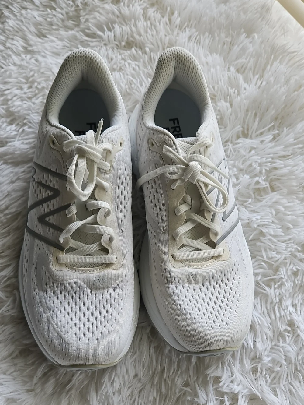 New Balance Women's White Athletic Running Shoes Size 10